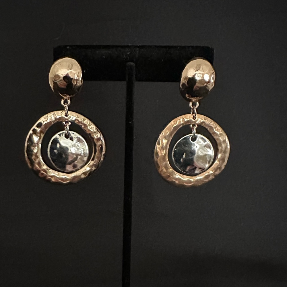 Hammered, Gold & Silver Tone, Clip on Earrings
New Condition